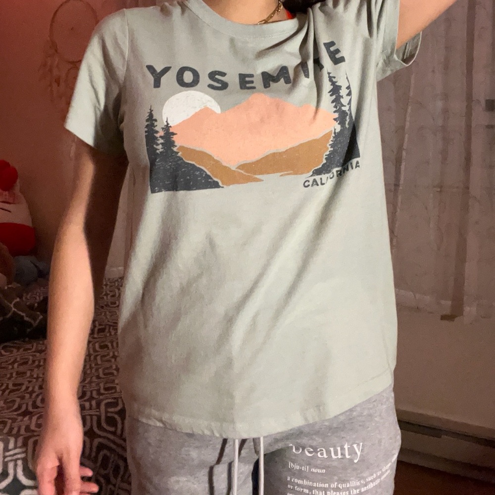 Tee size S